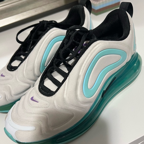 NIKE SNEAKERS - Picture 2 of 4